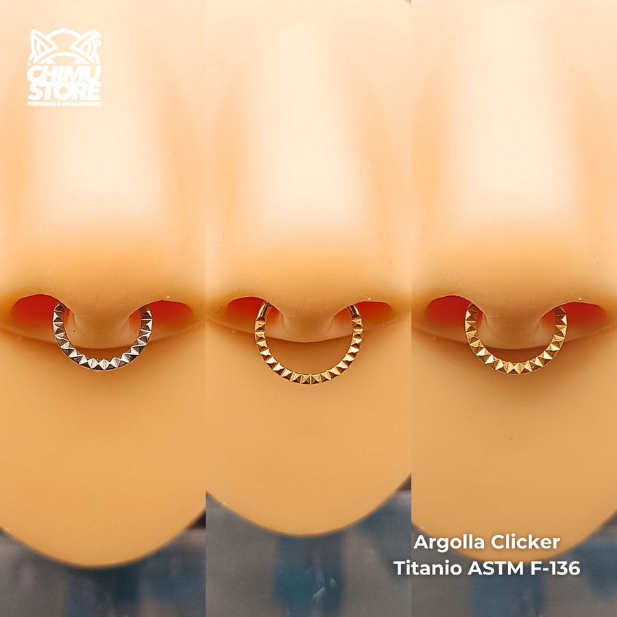 Argolla Clicker Titanio ASTM F-136 - Piramides Frontales (1,2mm) (16G)