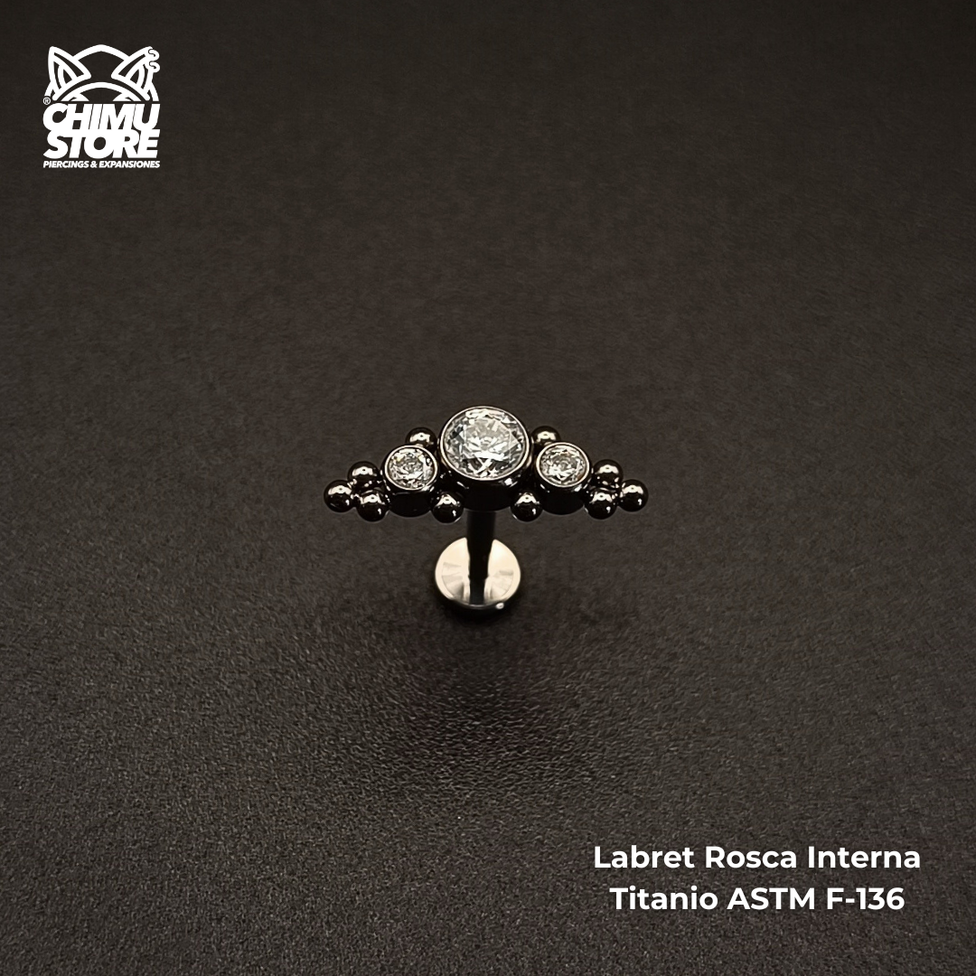 Labret Titanio ASTM F-136 - Cluster 3 Zirconias y Cuentas (1,2mm;8mm) (16G)