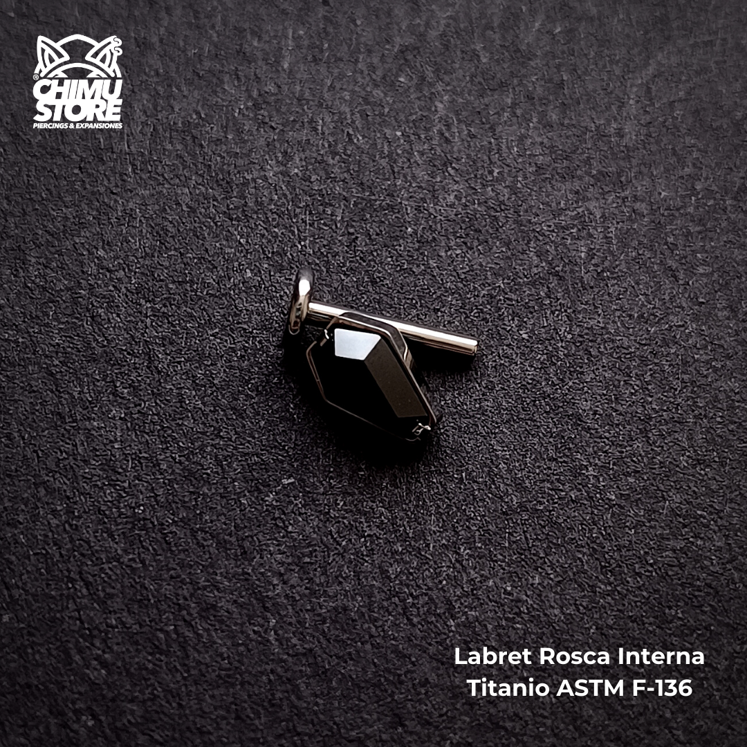 Labret Titanio ASTM F-136 - Cristal Forma Ataud (1,2mm;8mm) (16G)