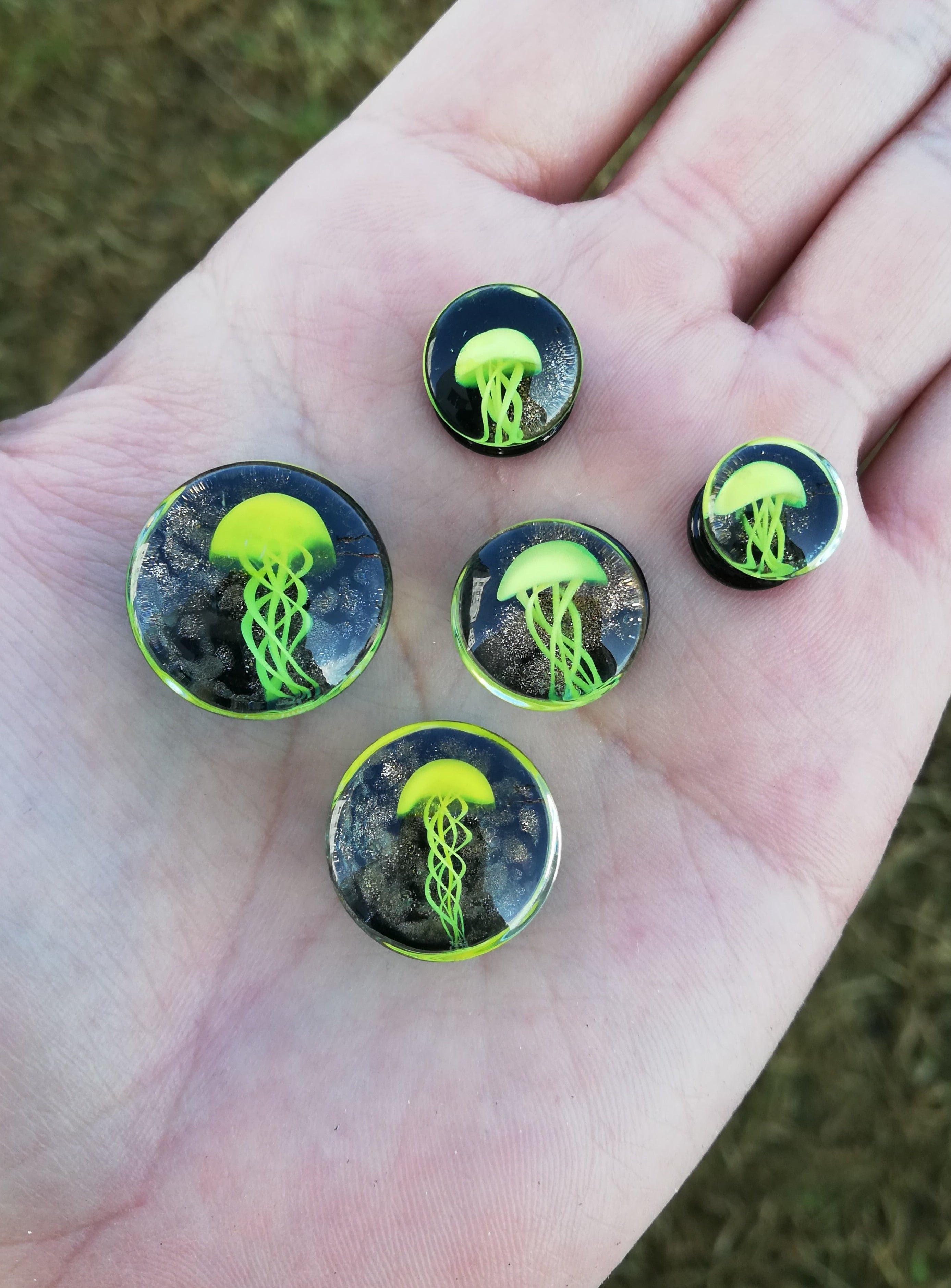Expansion Pyrex - Medusa Amarilla Fondo Negro Burbujas Doradas (8mm a 16mm)