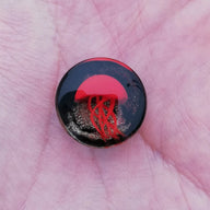 Expansion Pyrex - Medusa Roja Fondo Negro Burbujas Doradas